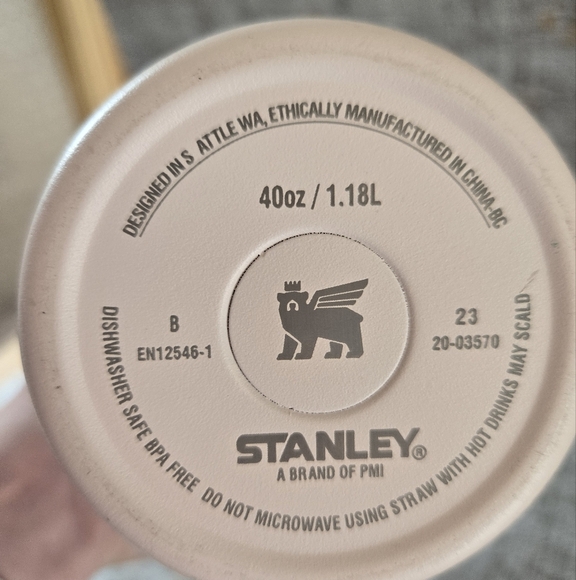 Stanley 40oz In Powder Pink No Straw Has Some Chipping - Picture 6 of 7